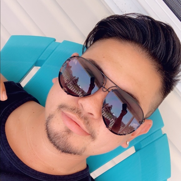 Meet your Posher, Jaime - Picture 1 of 1